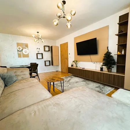 Chic Center Apartament Brasov Exterior photo